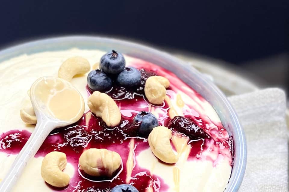 Cashewcreme Cheesecake mit Blaubeeren