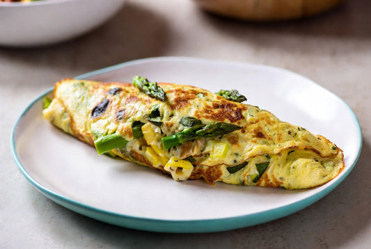 Keto-Omelett mit Frühlingsgemüse